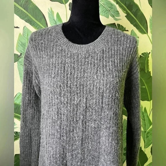 Halogen Gray Tunic Crewneck Sweater Size XS - Picture 2 of 5